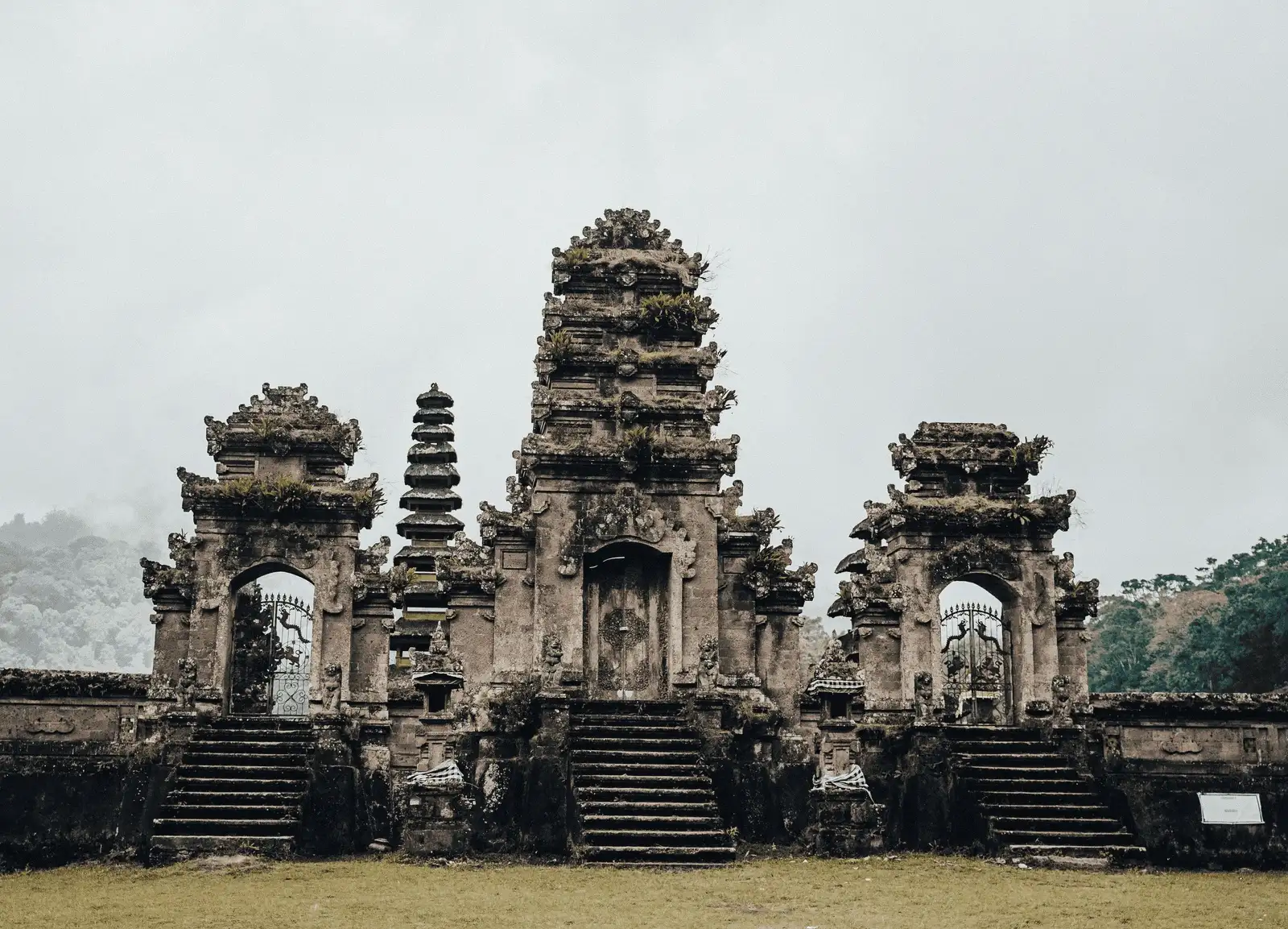 Visit Pura Ulun Danu Tamblingan